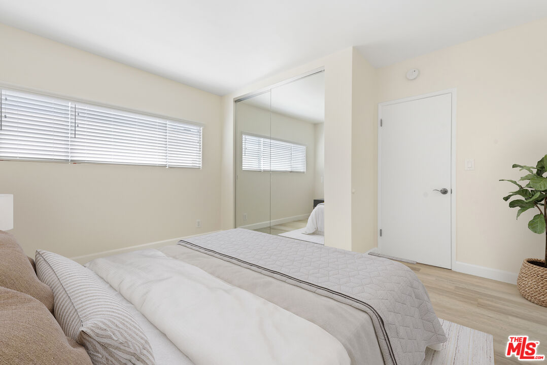 1433 Brockton Avenue Los Angeles, CA 90025 - Photo 8 of 10