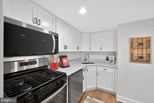$2,300 | 1533 Northgate Square, Unit 11B, Reston, VA 20190