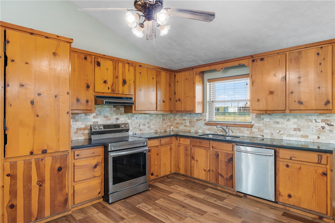 12670 Copperhead Pvt Road Bryan, TX 77808 - Photo 6 of 25