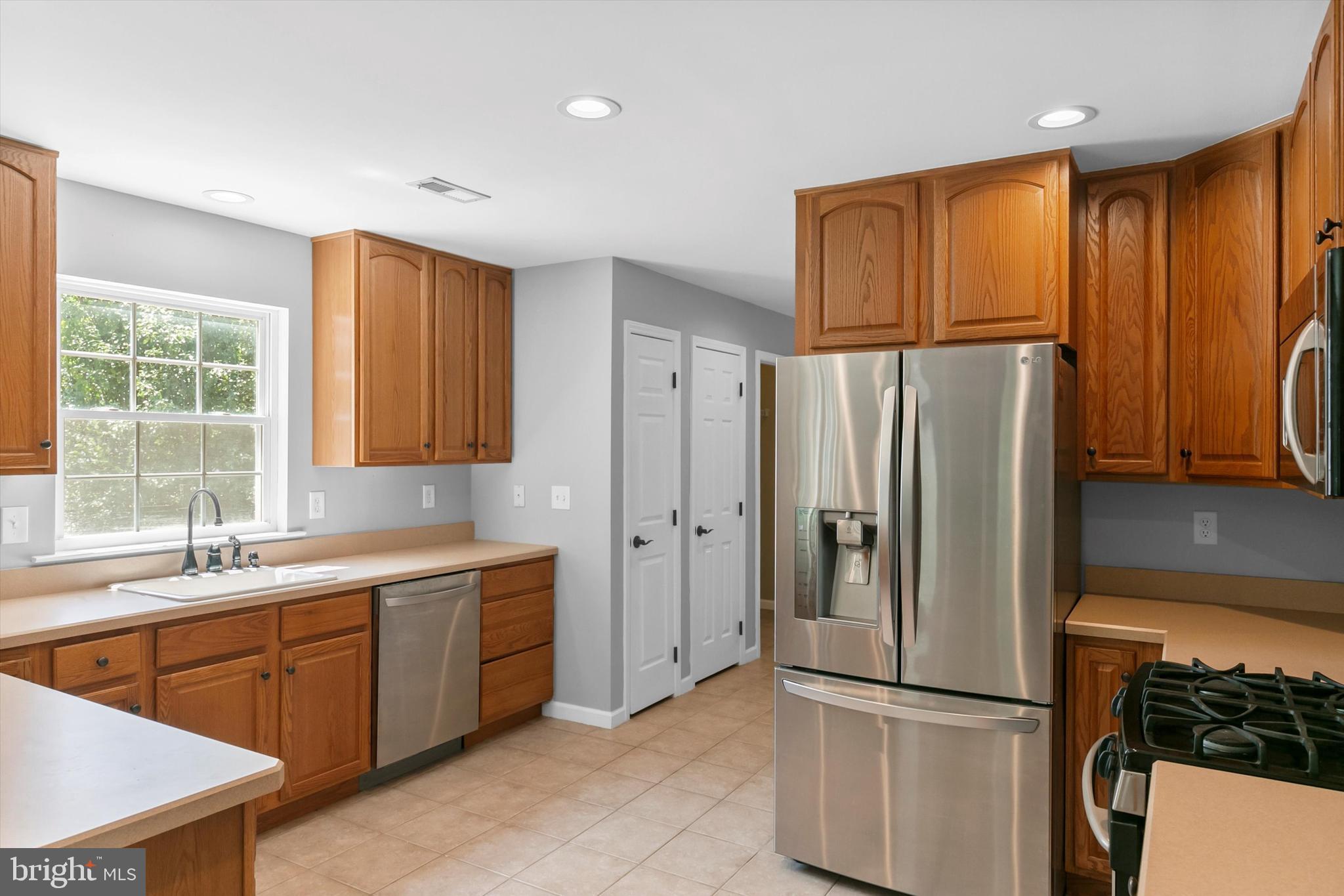 2 Rossi Road Cookstown, NJ 08511 - Photo 3 of 32