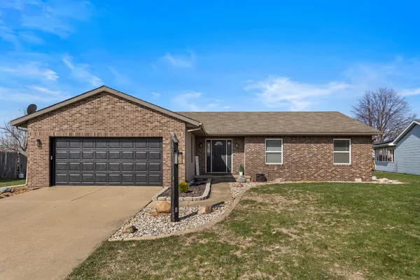 $274,900 | 509 Crestwood Drive, Champaign, IL 61822