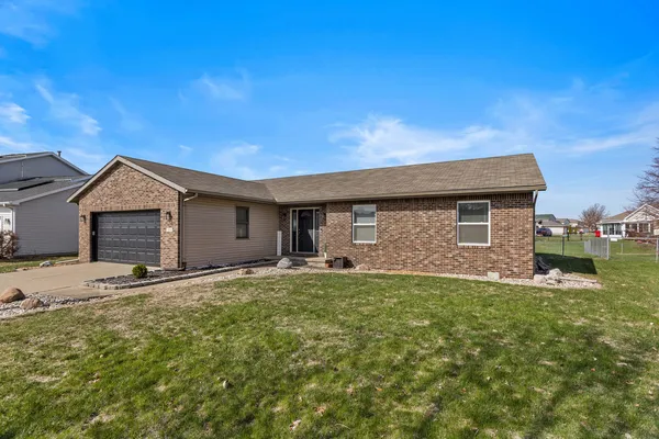 $274,900 | 509 Crestwood Drive, Champaign, IL 61822