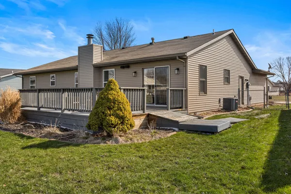 $274,900 | 509 Crestwood Drive, Champaign, IL 61822