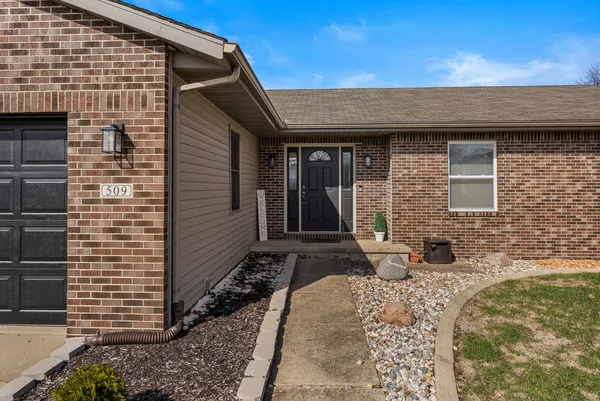 $274,900 | 509 Crestwood Drive, Champaign, IL 61822
