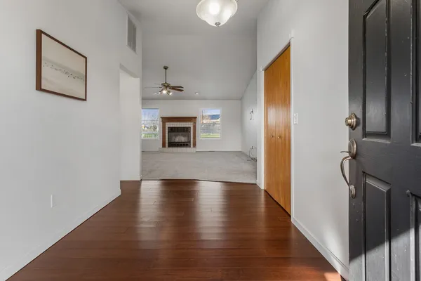 $274,900 | 509 Crestwood Drive, Champaign, IL 61822