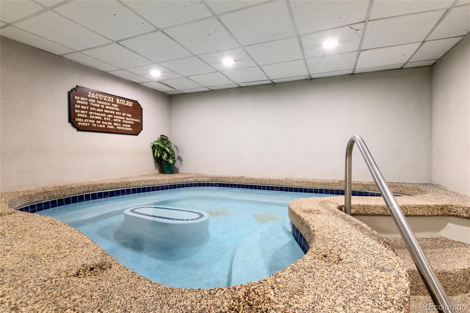 490 Kings Crossing Road, Unit 631633 Winter Park, CO 80482 - Photo 41 of 43 a view of a living room