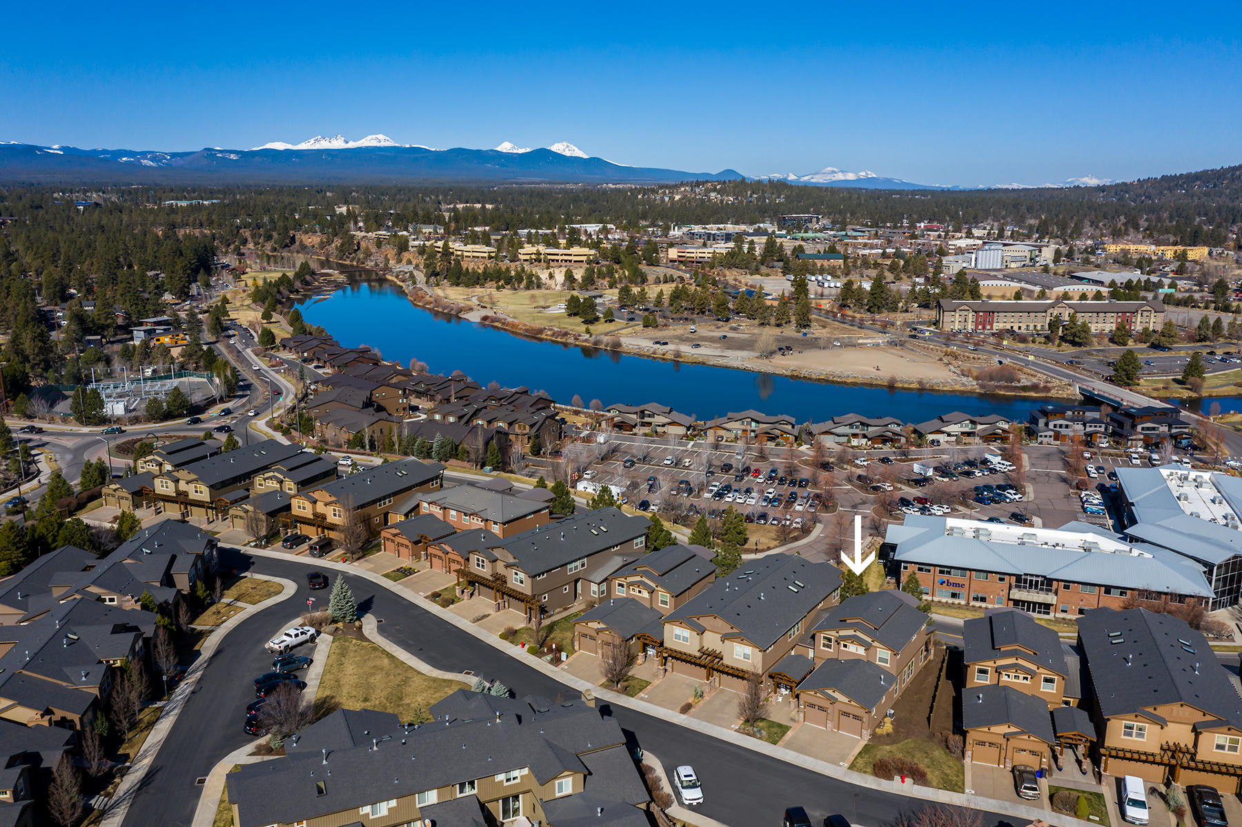 933 Southwest Vantage Point Way Bend, OR 97702 - Photo 3 of 36 Cascade Mountain & River Backdrop