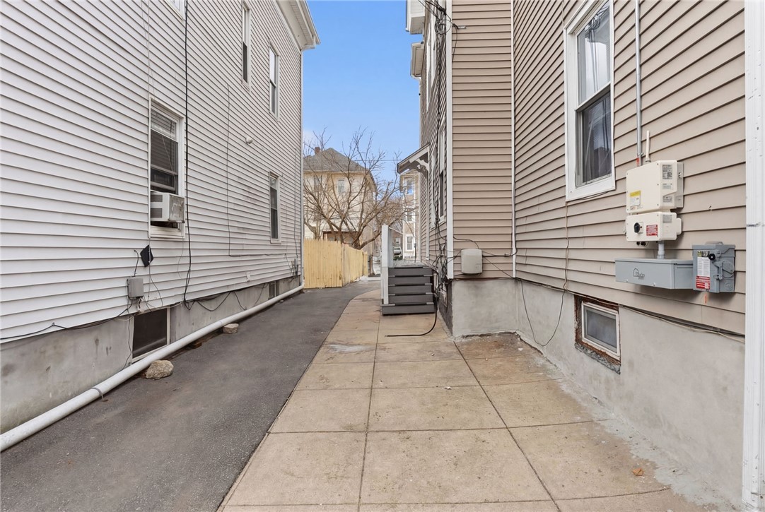 30 Pekin Street Providence, RI 02908 - Photo 6 of 44