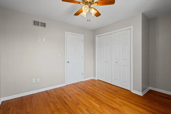 $260,000 | 231 East Woodlawn Road, New Lenox, IL 60451