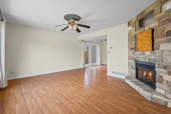 $260,000 | 231 East Woodlawn Road, New Lenox, IL 60451