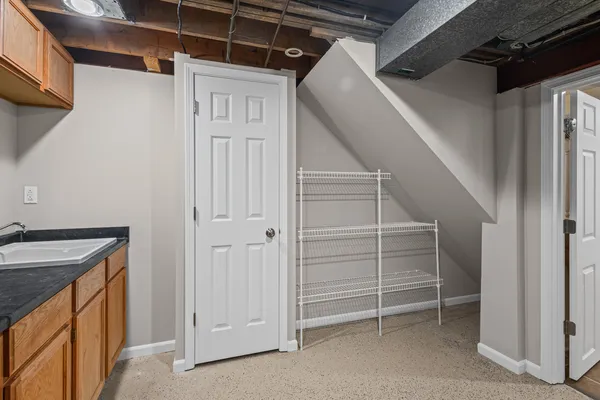 $260,000 | 231 East Woodlawn Road, New Lenox, IL 60451