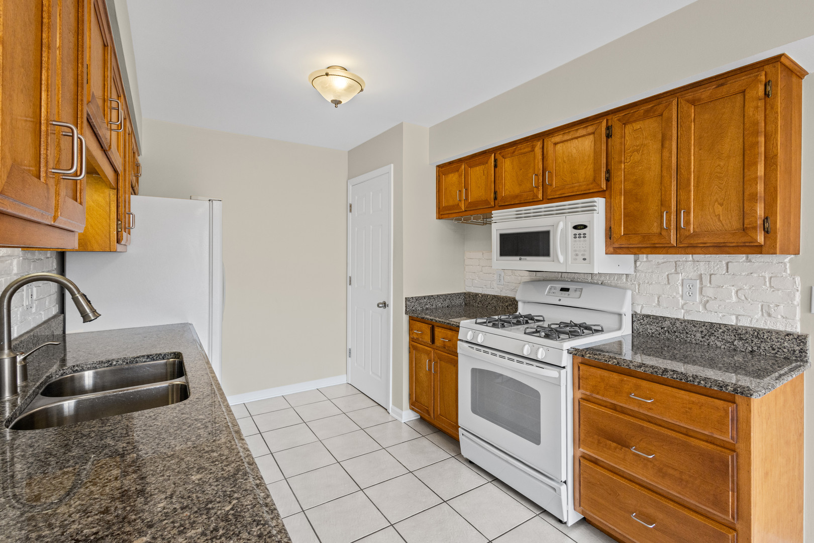 231 East Woodlawn Road New Lenox, IL 60451 - Photo 9 of 39