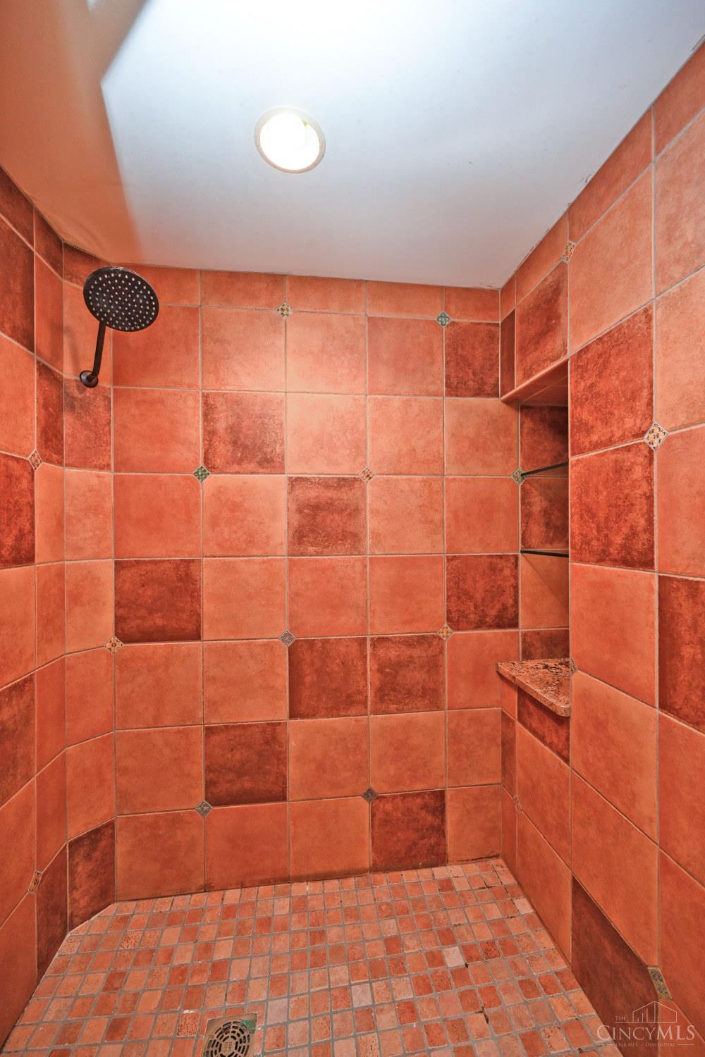 41 Locust Hill Road Cincinnati, OH 45245 - Photo 40 of 84 Gallery Image 40