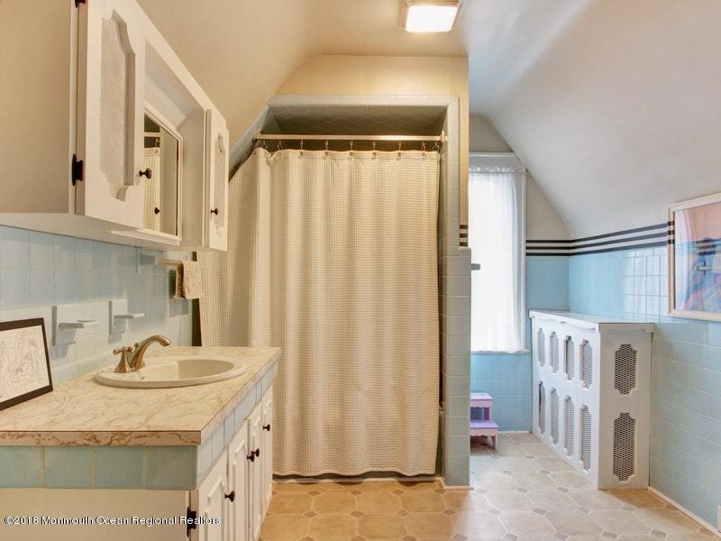 9 Morris Street Freehold, NJ 07728 - Photo 15 of 26 014-290009-IMG_5521_6964806