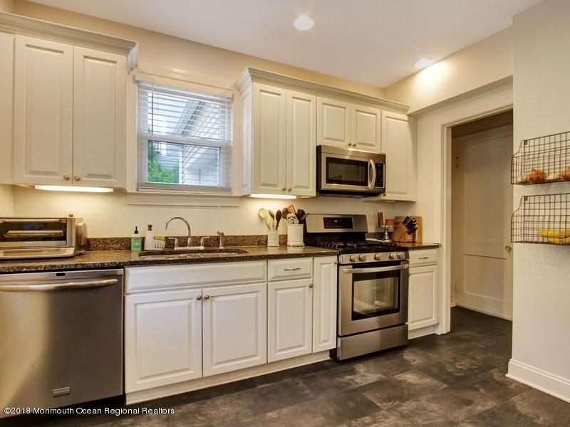 9 Morris Street Freehold, NJ 07728 - Photo 8 of 26 010-290009-IMG_5506_6964802