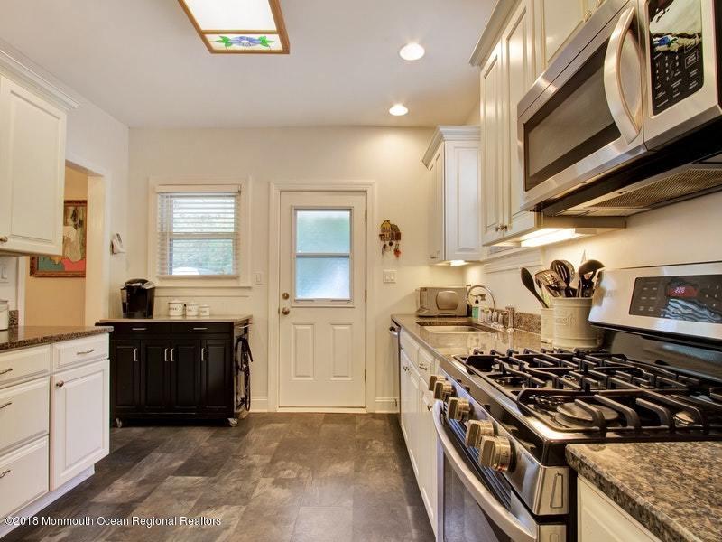 9 Morris Street Freehold, NJ 07728 - Photo 10 of 26 009-290009-IMG_5503_6964801