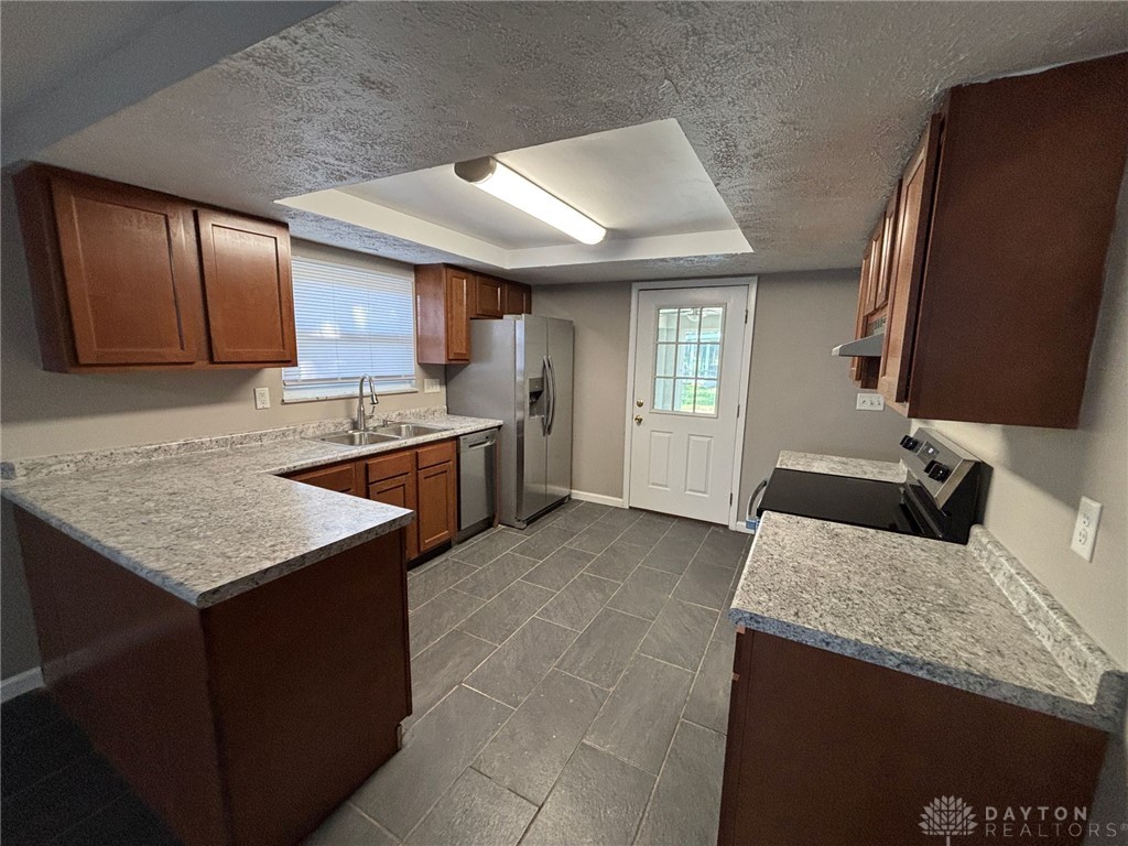 6435 Highbury Road Huber Heights, OH 45424 - Photo 8 of 37