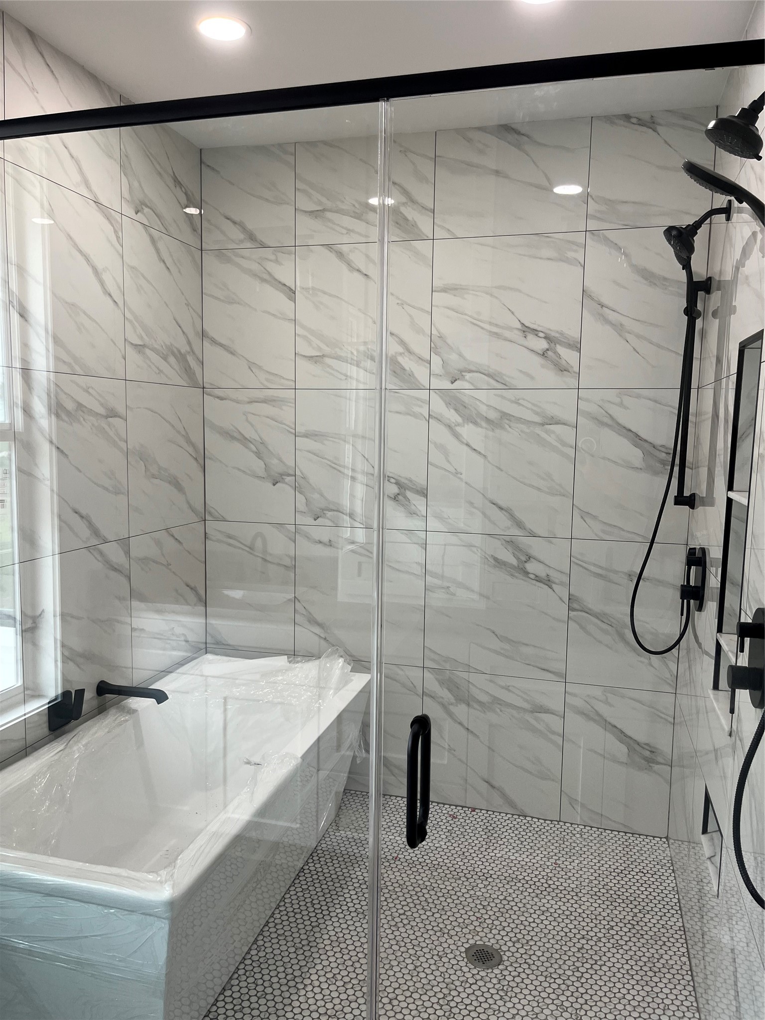 8900 Kulow Road Sealy, TX 77474 - Photo 27 of 28 Primary Wet Room