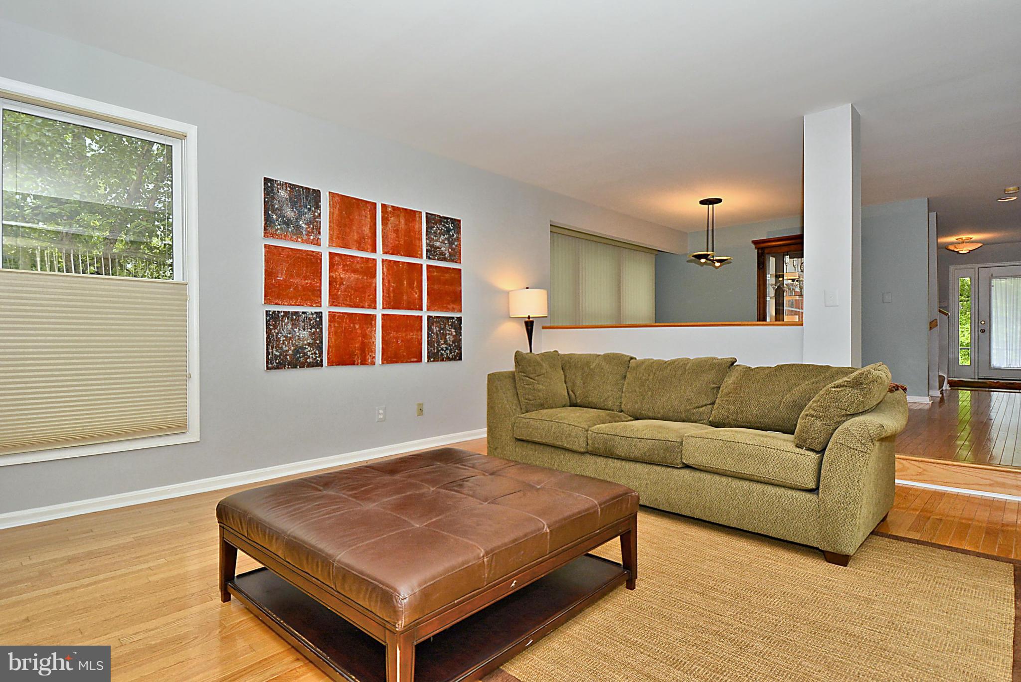 5890 Pimlico Road Baltimore, MD 21209 - Photo 8 of 30 Living Room