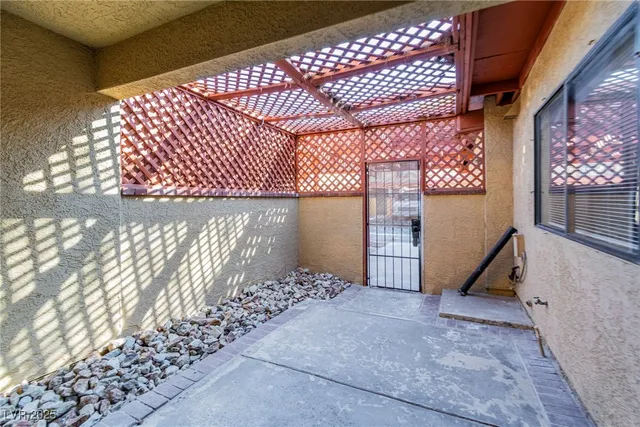 $339,800 | 2415 Pickwick Drive, Henderson, NV 89014