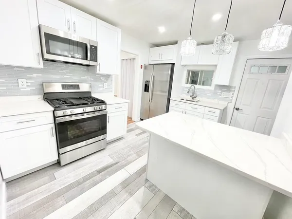 $2,200 | 22 Clinton Street, Unit 1, Mansfield, MA 02048