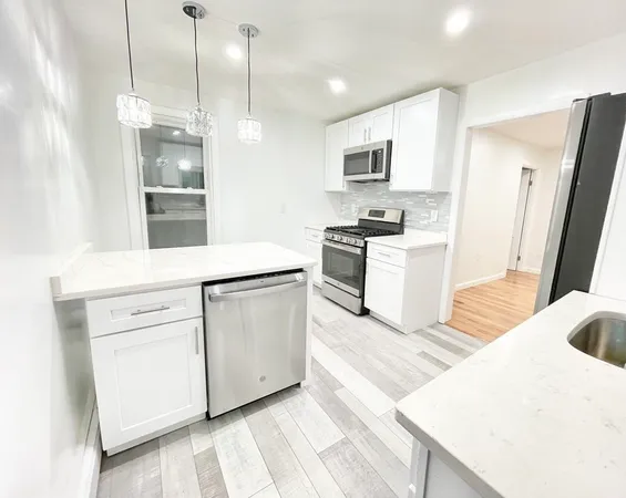$2,200 | 22 Clinton Street, Unit 1, Mansfield, MA 02048