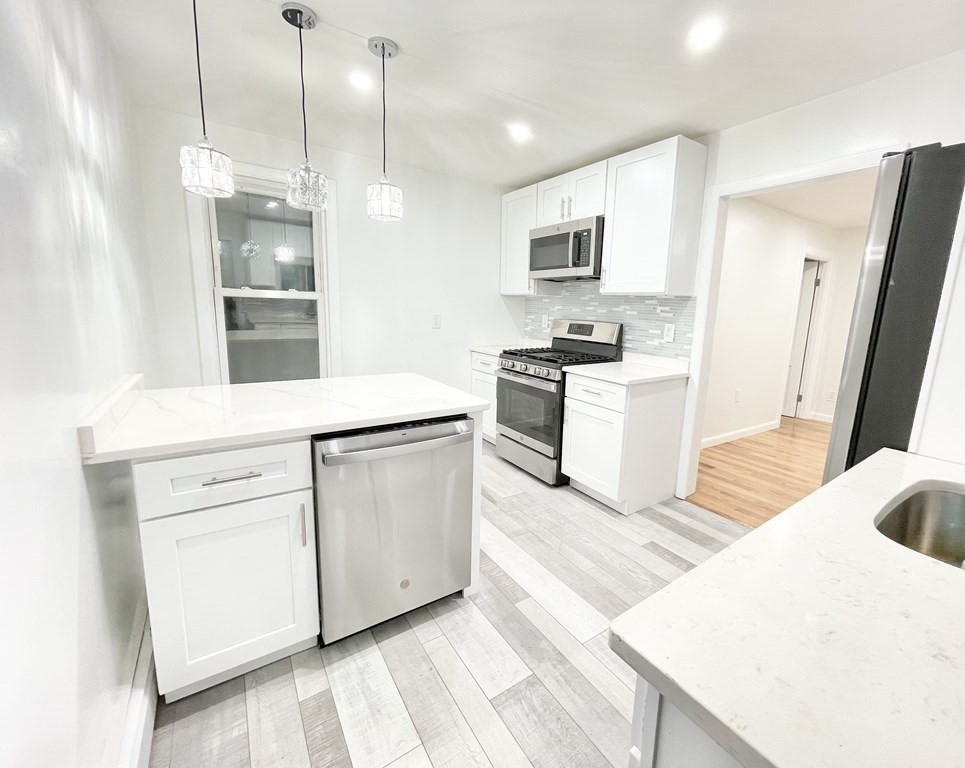 22 Clinton Street, Unit 1 Mansfield, MA 02048 - Photo 7 of 9