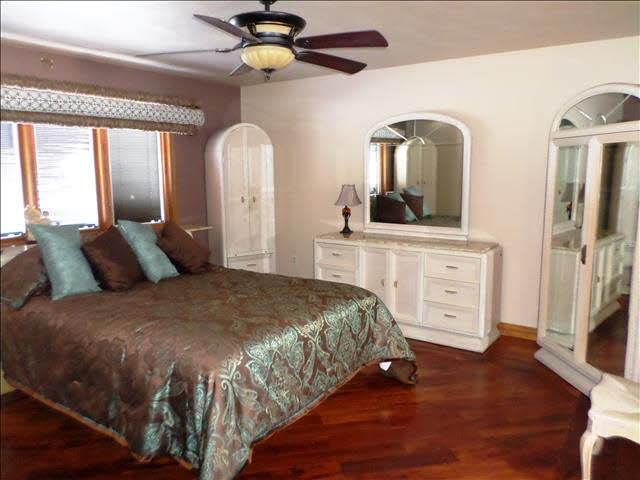 762 East Hurd Road Monroe, MI 48162 - Photo 12 of 25 20428012-11.JPG