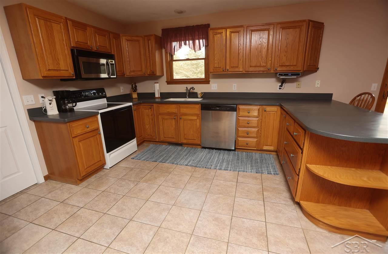 7947 Blackmar Road Birch Run, MI 48415 - Photo 7 of 37 Eat-in Kitchen