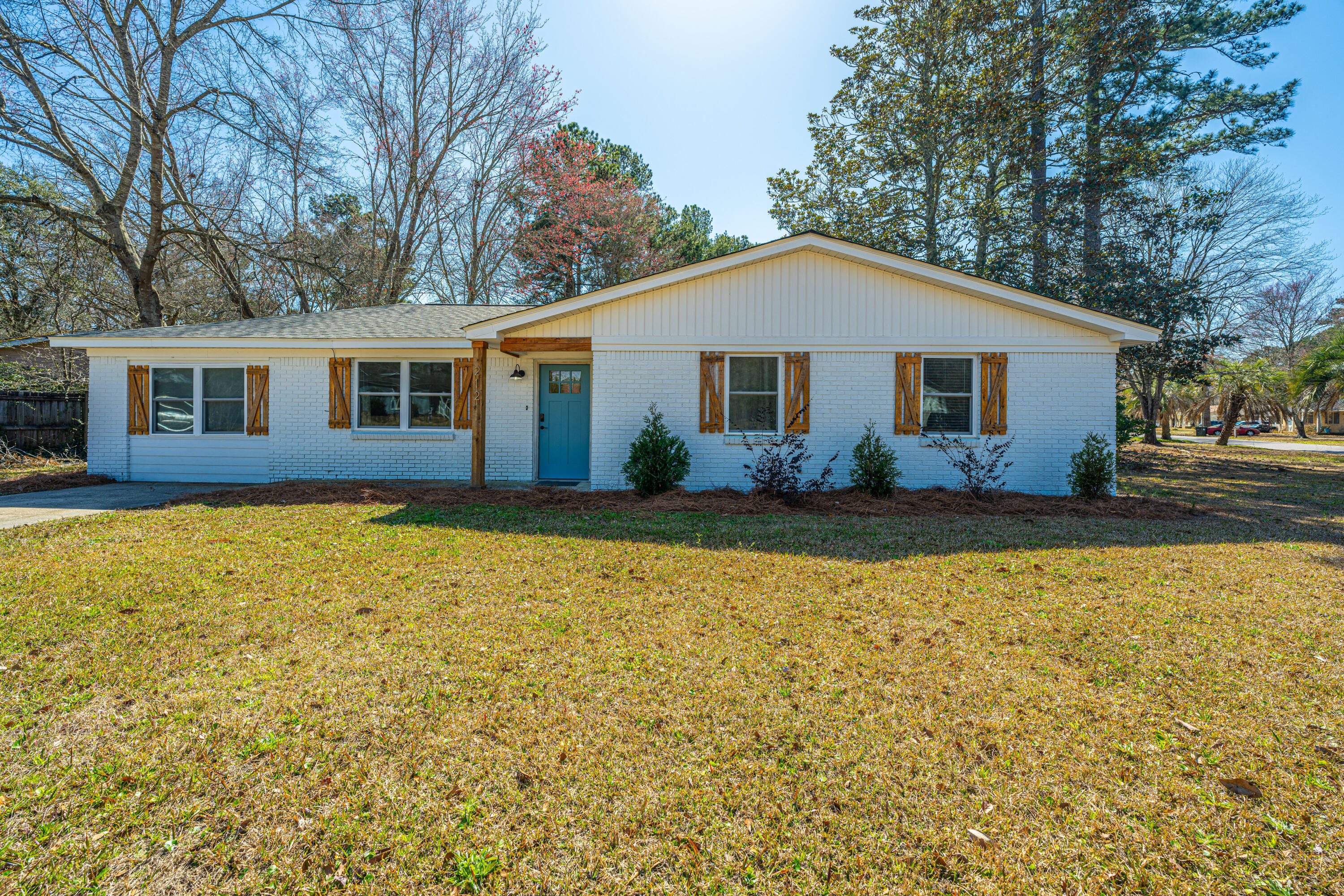 212NiblickRoad006