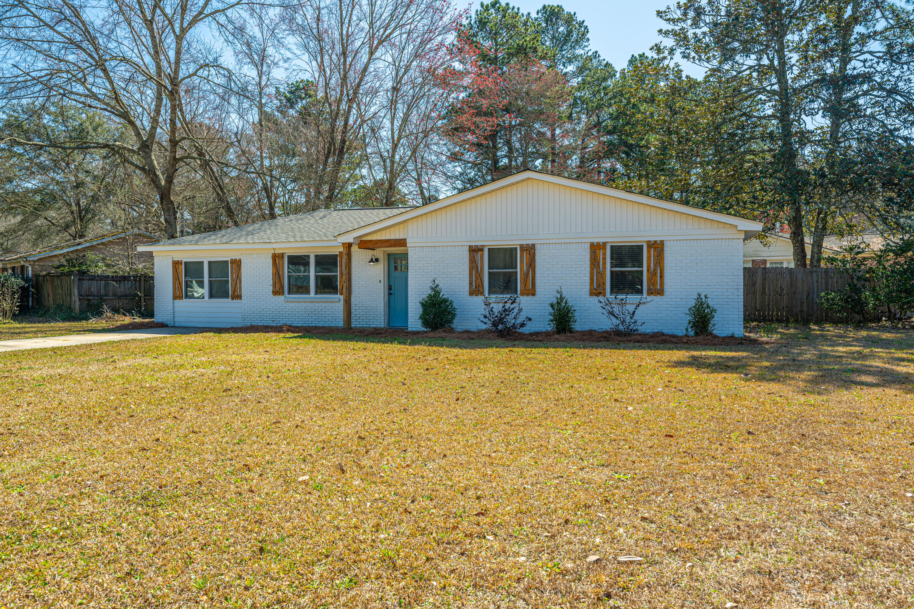 212NiblickRoad001