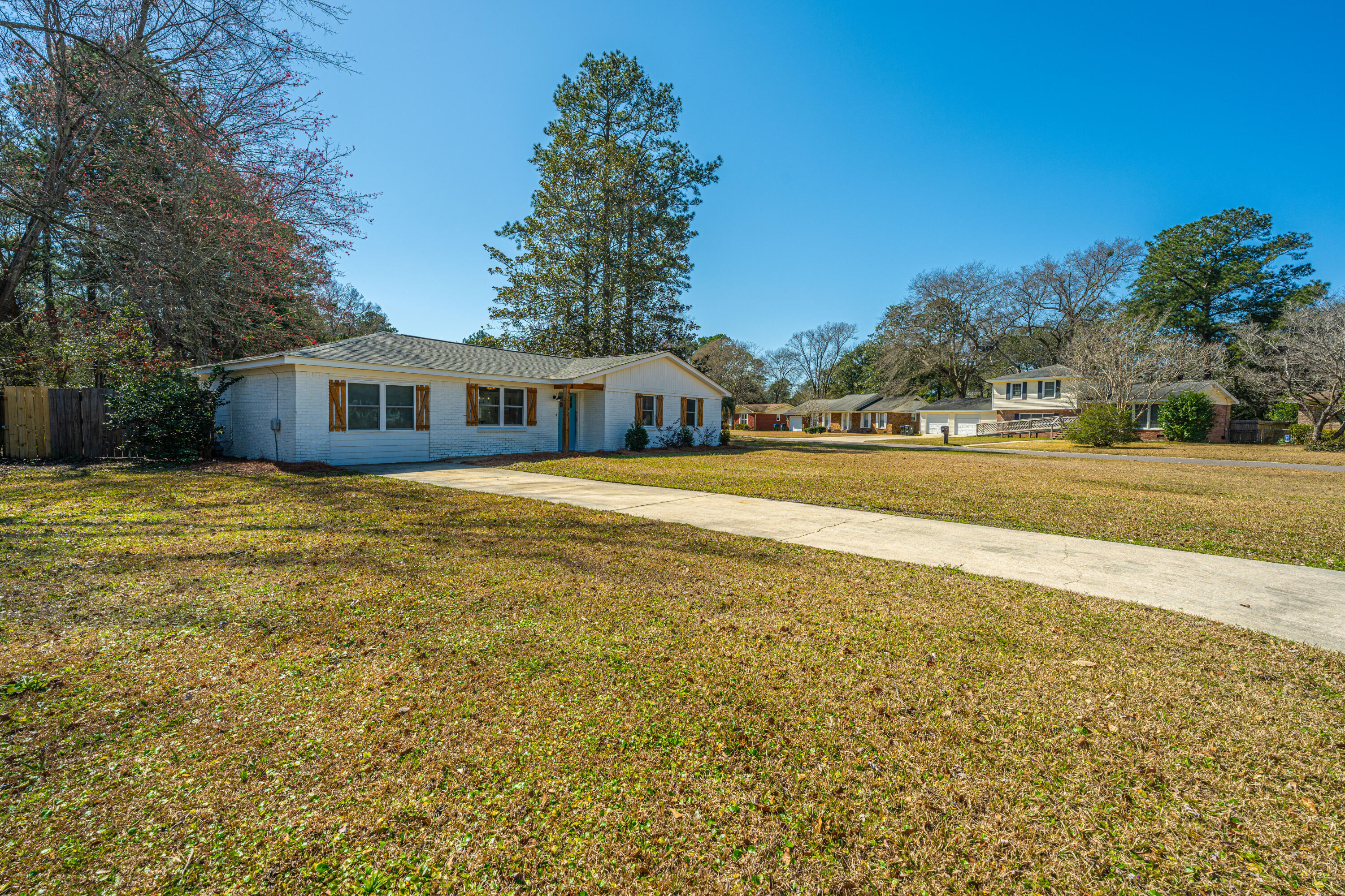 212NiblickRoad004