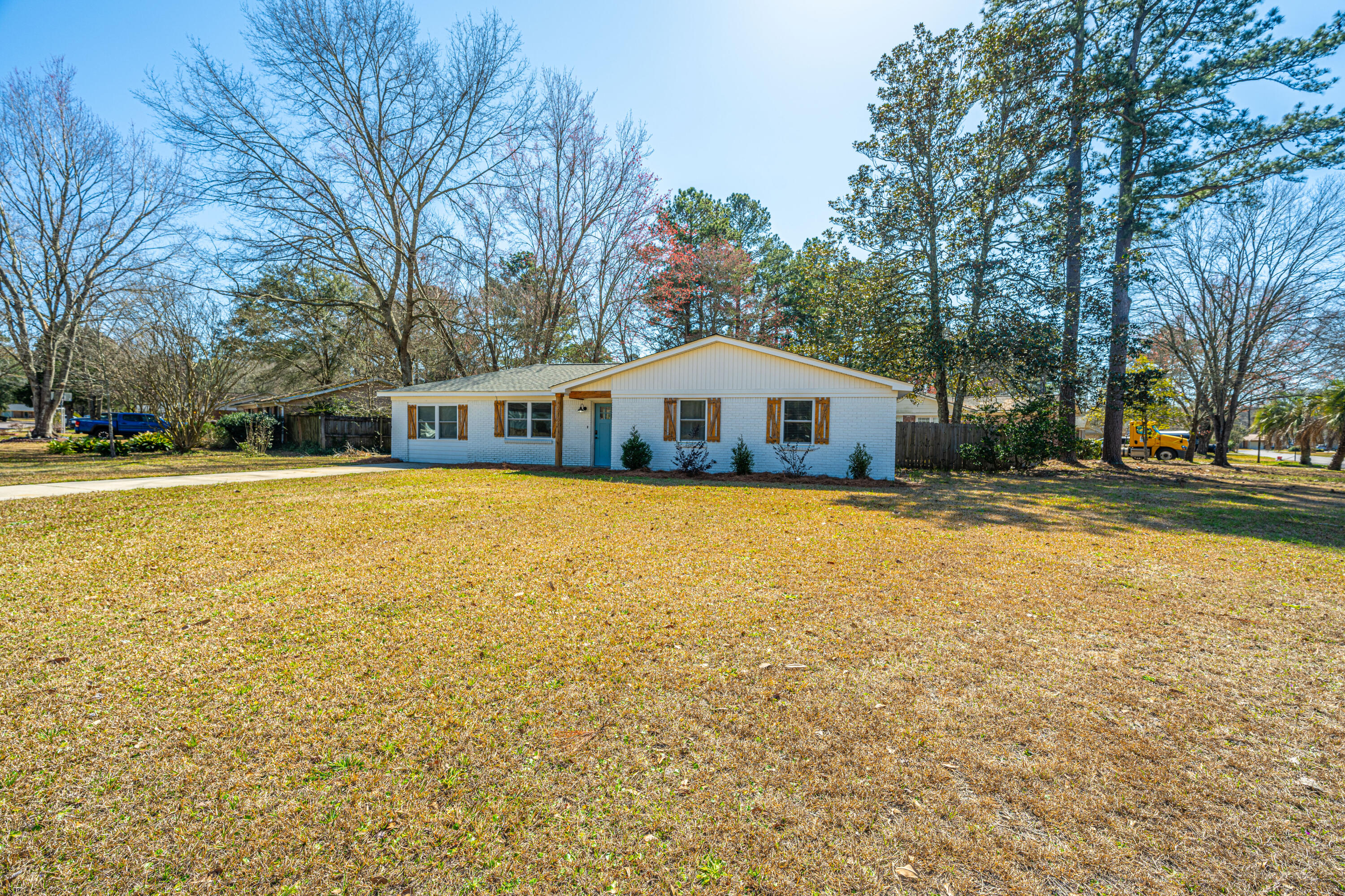 212NiblickRoad005