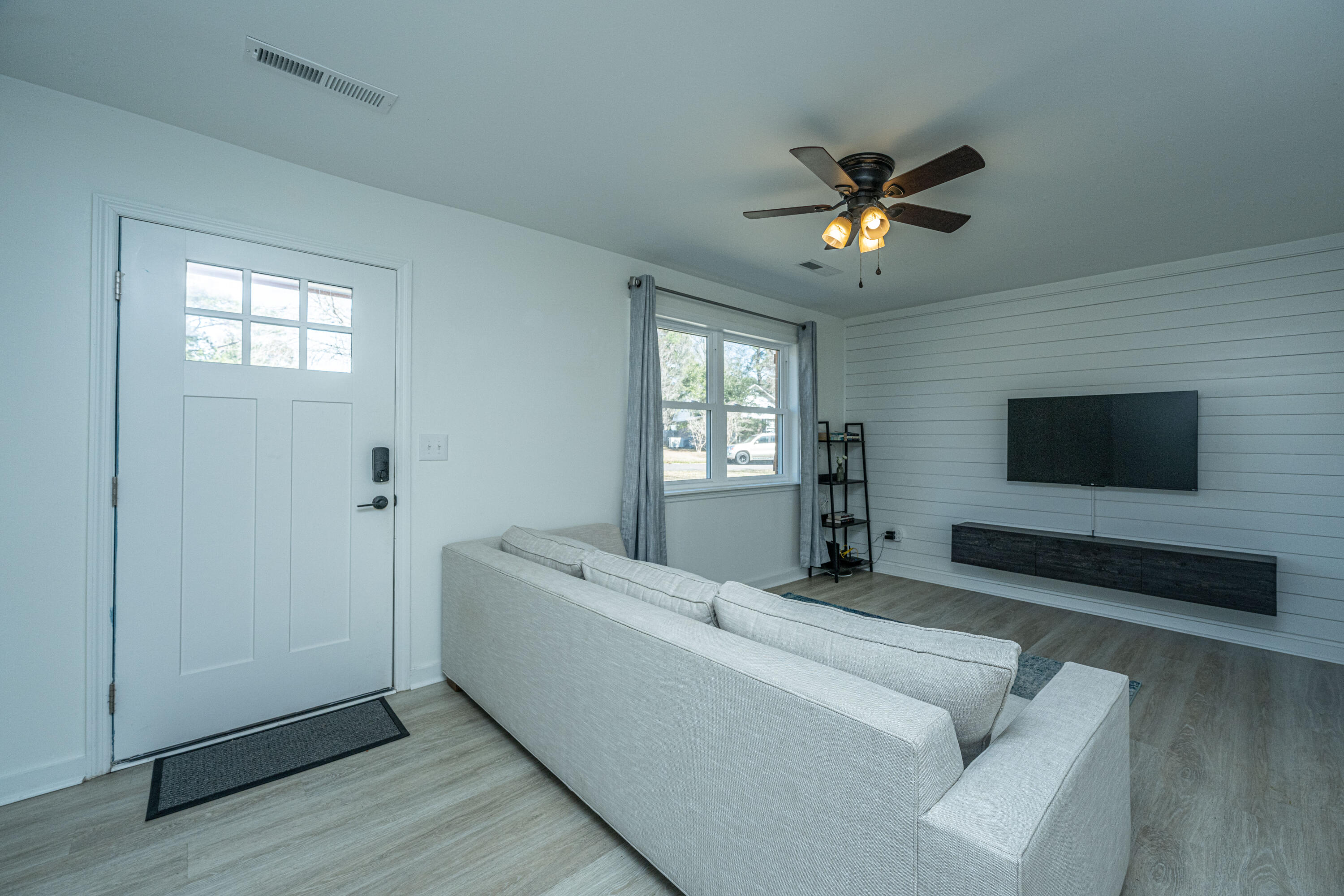 212NiblickRoad007