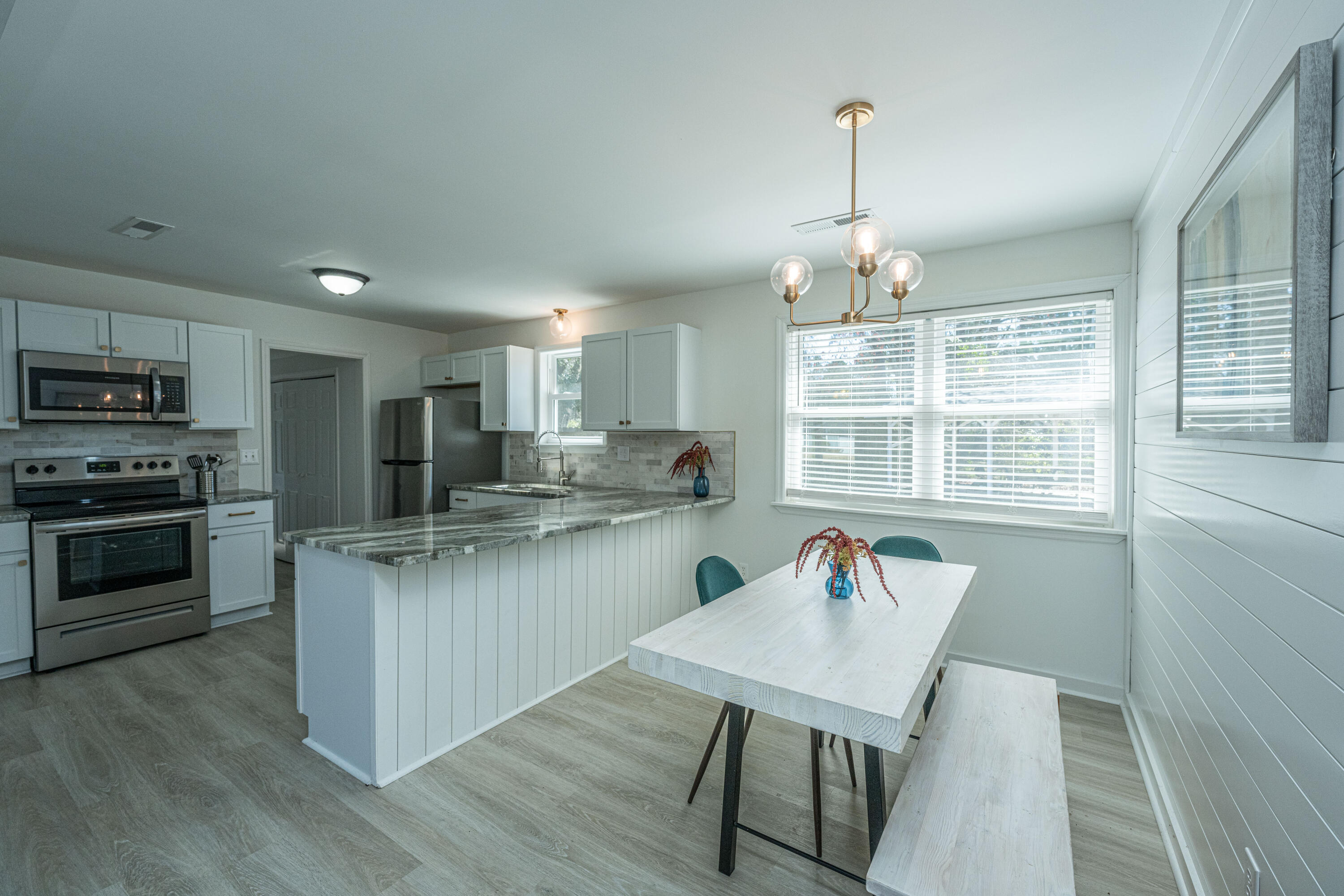 212 Niblick Road Summerville, SC 29483 - Photo 9 of 32 212NiblickRoad016