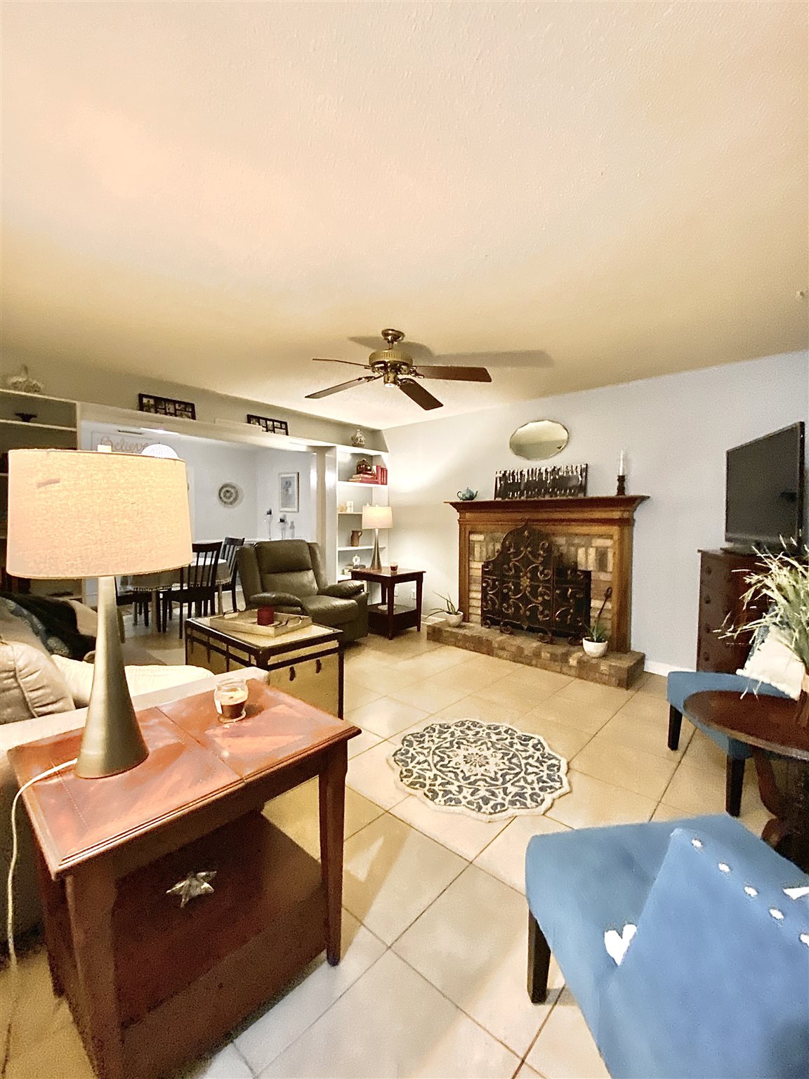 108 Richmond Road Daphne, AL 36526 - Photo 4 of 18 Living Room