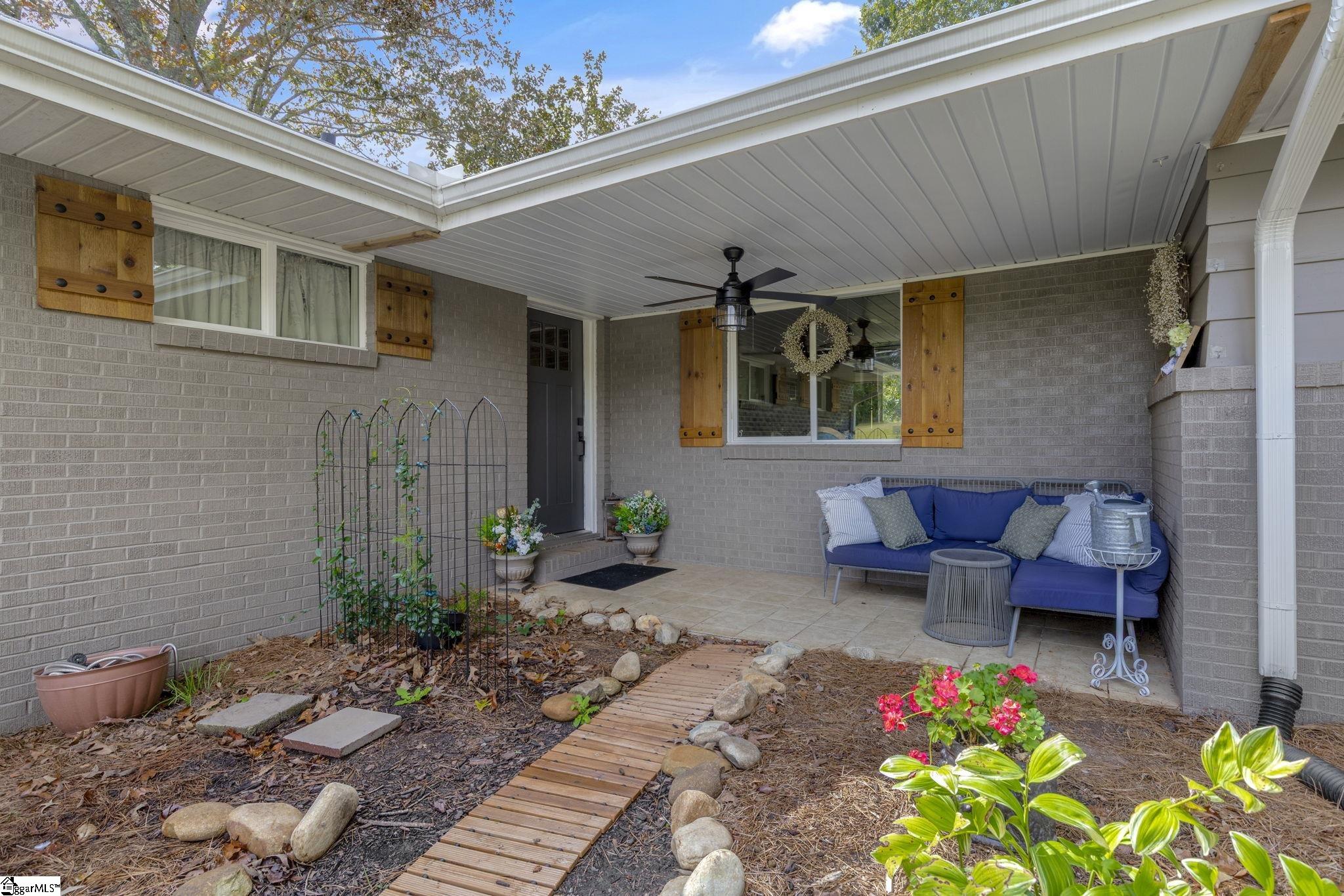 1003 Trotter Road Pickens, SC 29671 - Photo 3 of 37