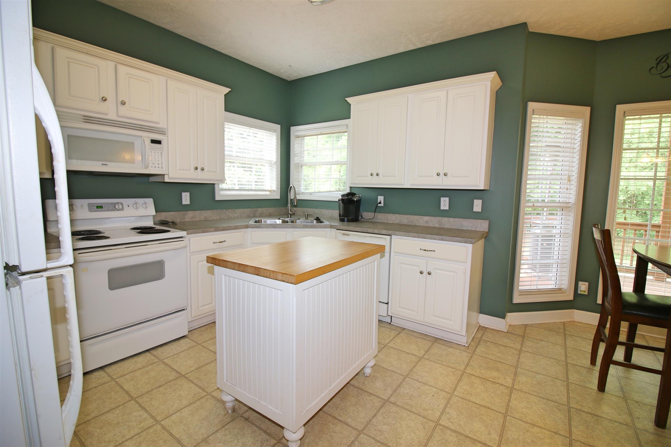 962 South Ridge Trail Clarksville, TN 37043 - Photo 11 of 28 Another View of the Kitchen!