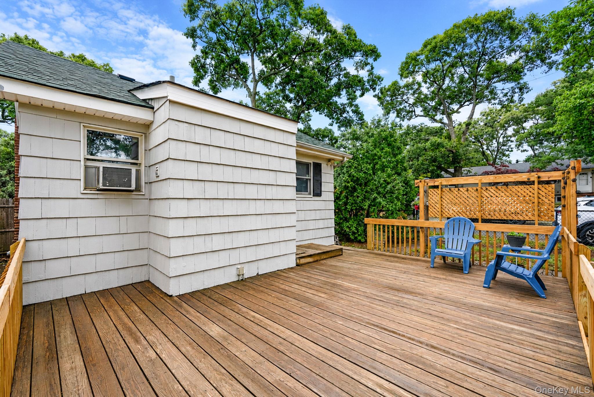 650 College Road Farmingville, NY 11738 - Photo 18 of 20