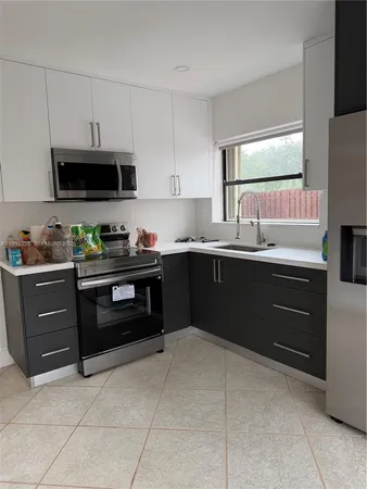 $2,600 | 9853 Northwest 4th Terrace, Unit 9853, Miami, FL 33172