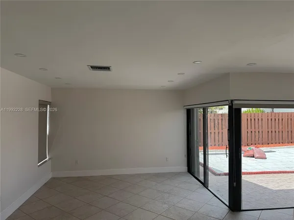 $2,600 | 9853 Northwest 4th Terrace, Unit 9853, Miami, FL 33172