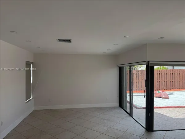 $2,600 | 9853 Northwest 4th Terrace, Unit 9853, Miami, FL 33172