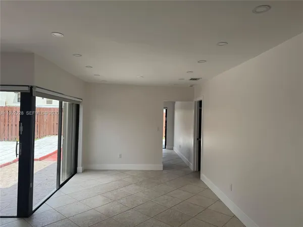 $2,600 | 9853 Northwest 4th Terrace, Unit 9853, Miami, FL 33172