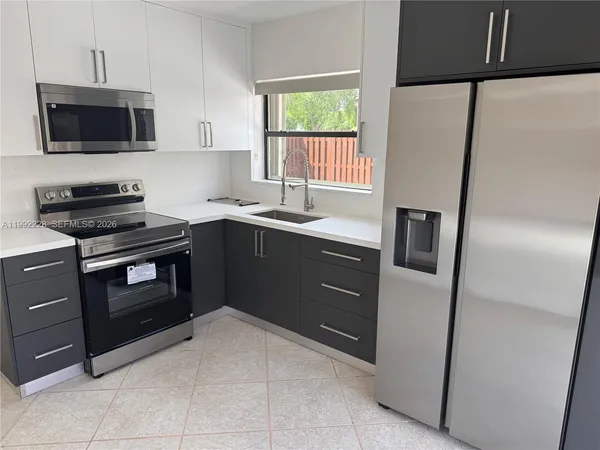 $2,600 | 9853 Northwest 4th Terrace, Unit 9853, Miami, FL 33172