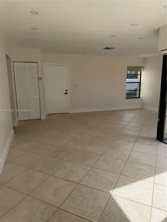 $2,600 | 9853 Northwest 4th Terrace, Unit 9853, Miami, FL 33172
