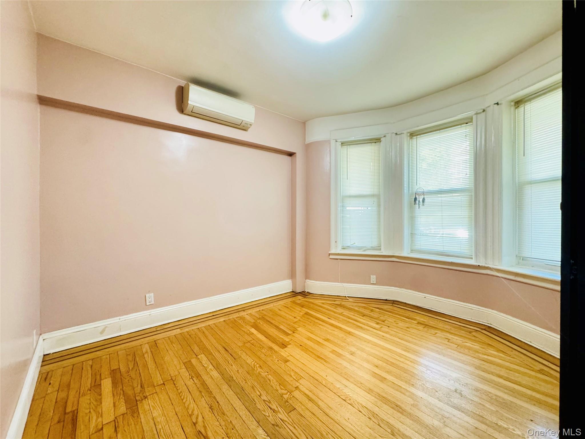 76-18 85th Road Queens, NY 11421 - Photo 5 of 20
