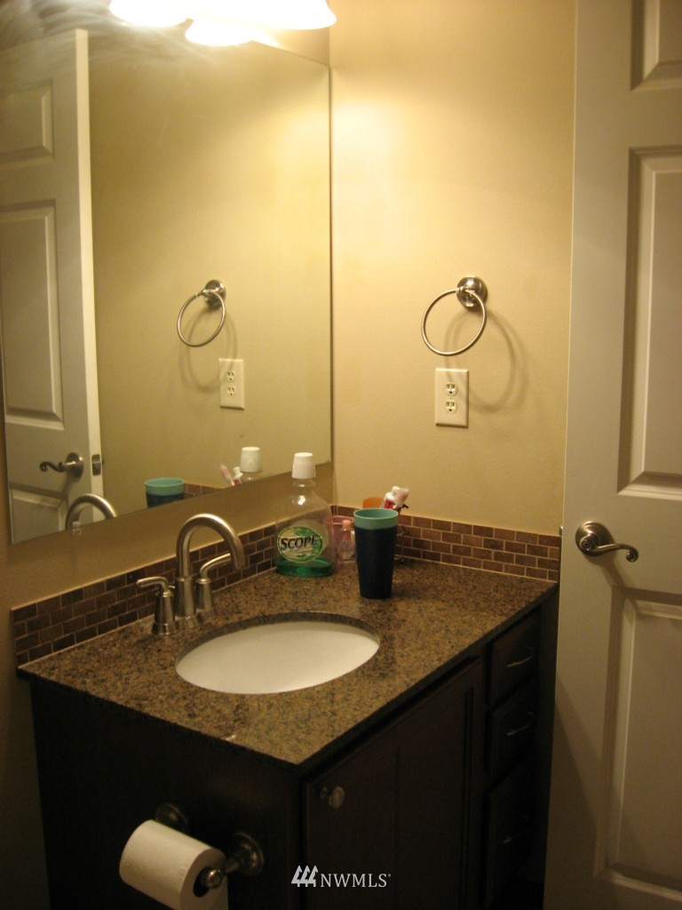 644 Telegraph Road, Unit 102 Bellingham, WA 98226 - Photo 3 of 11 Gallery Image 3