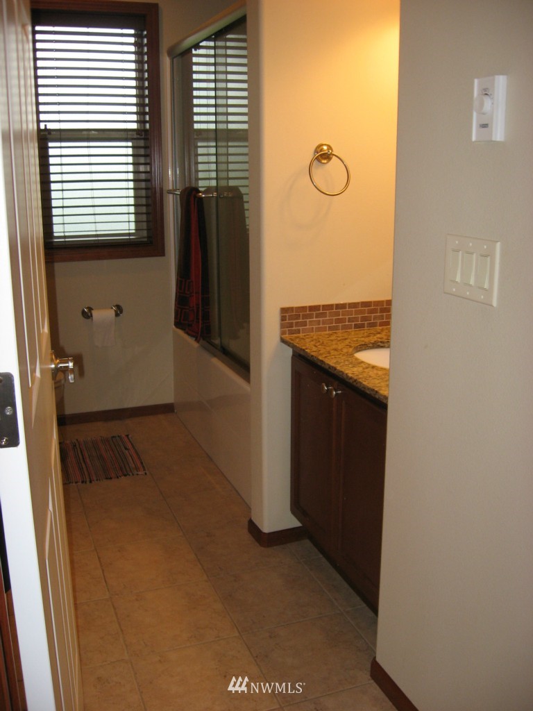 644 Telegraph Road, Unit 102 Bellingham, WA 98226 - Photo 7 of 11 Gallery Image 7
