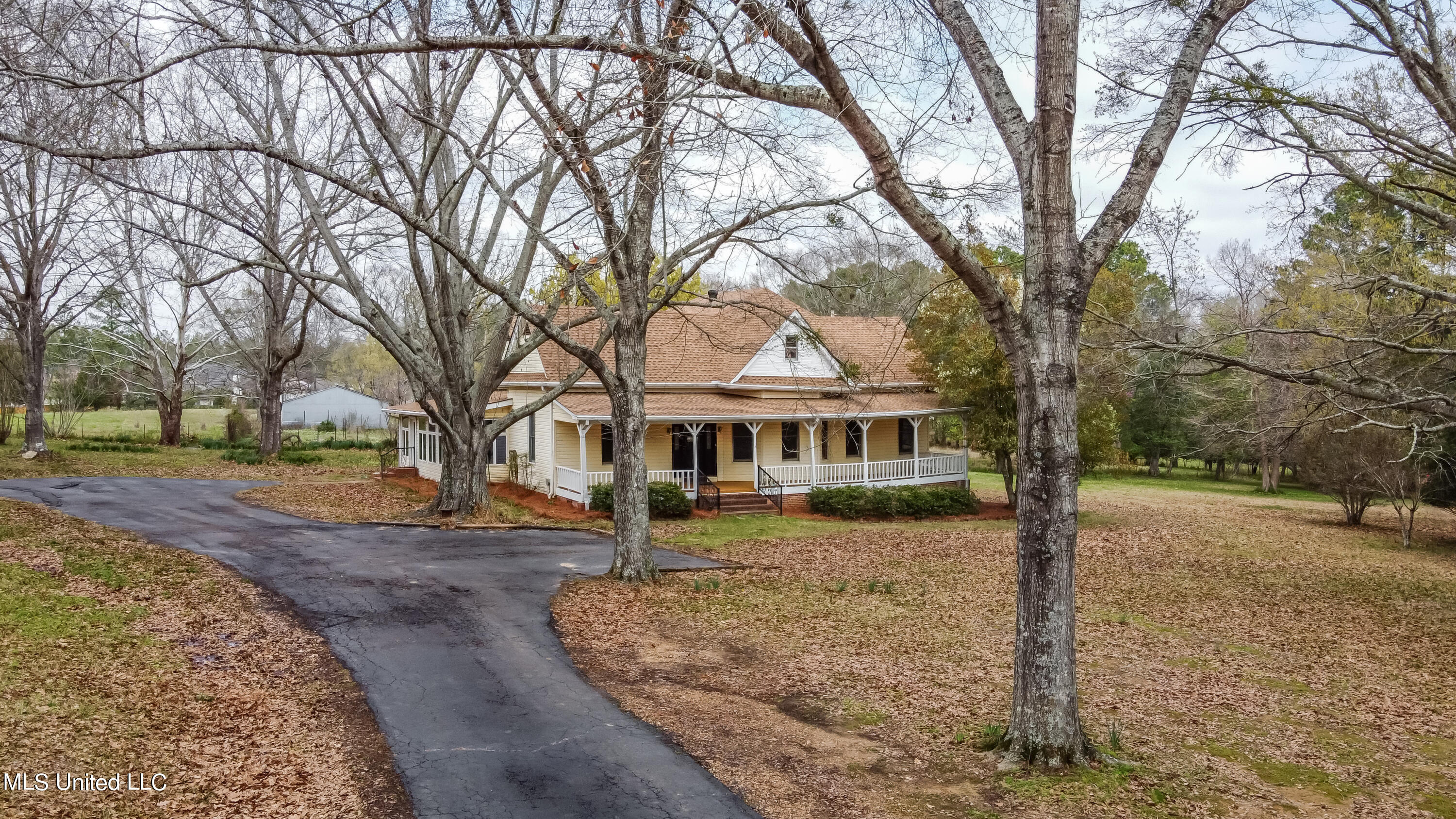 372 Gluckstadt Road Madison, MS 39110 - Photo 18 of 32 372 Gluckstadt Road drone-25