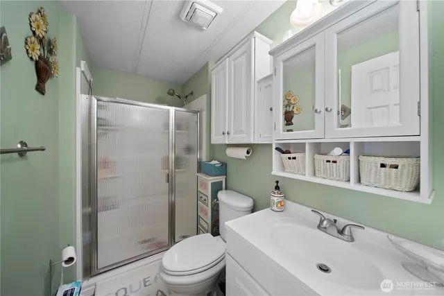 $137,000 | 2240 West Broadway Avenue, Unit 129, Moses Lake, WA 98837